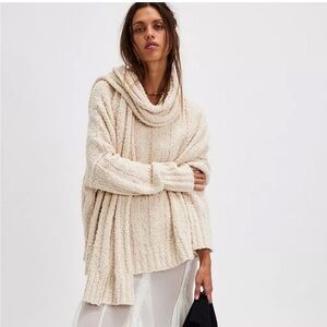 Free People Lilian Scarf sweater size medium,‎ new